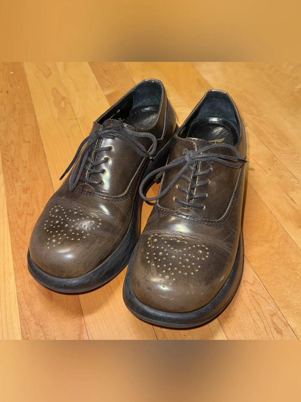 Vintage 90’s or Y2K Dansko Jazz leather oxford platform shoes 38